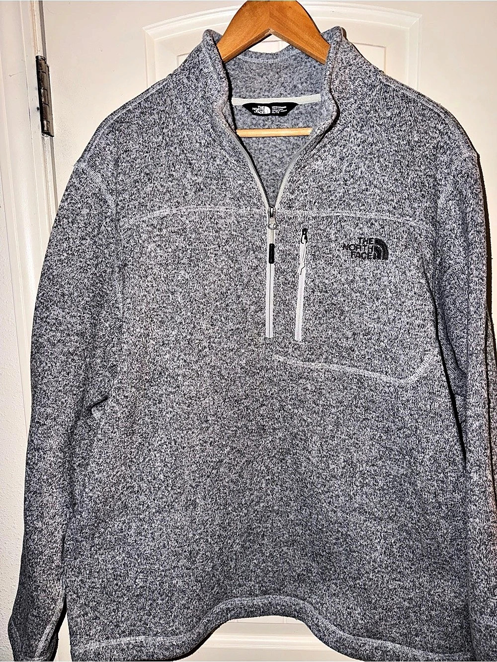 The North Face Men's 1/4-Zip Gray Fleece